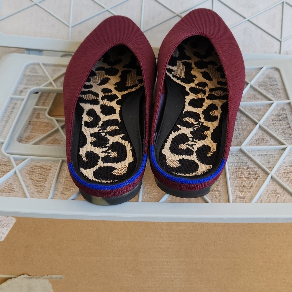 Elegant Burgundy Women's Shoes - Picture 3 of 7